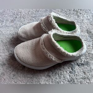 OOFOS OOcoozie Low Shoe